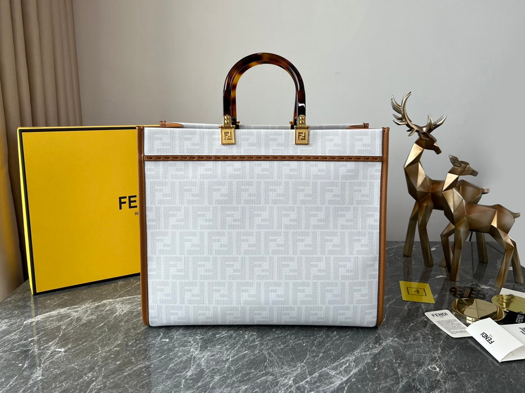 Fendi Sunshine Shopper Meduim Bag - Image 2