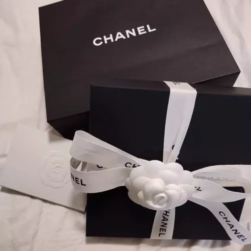 Double C Pearl Necklace - Image 3