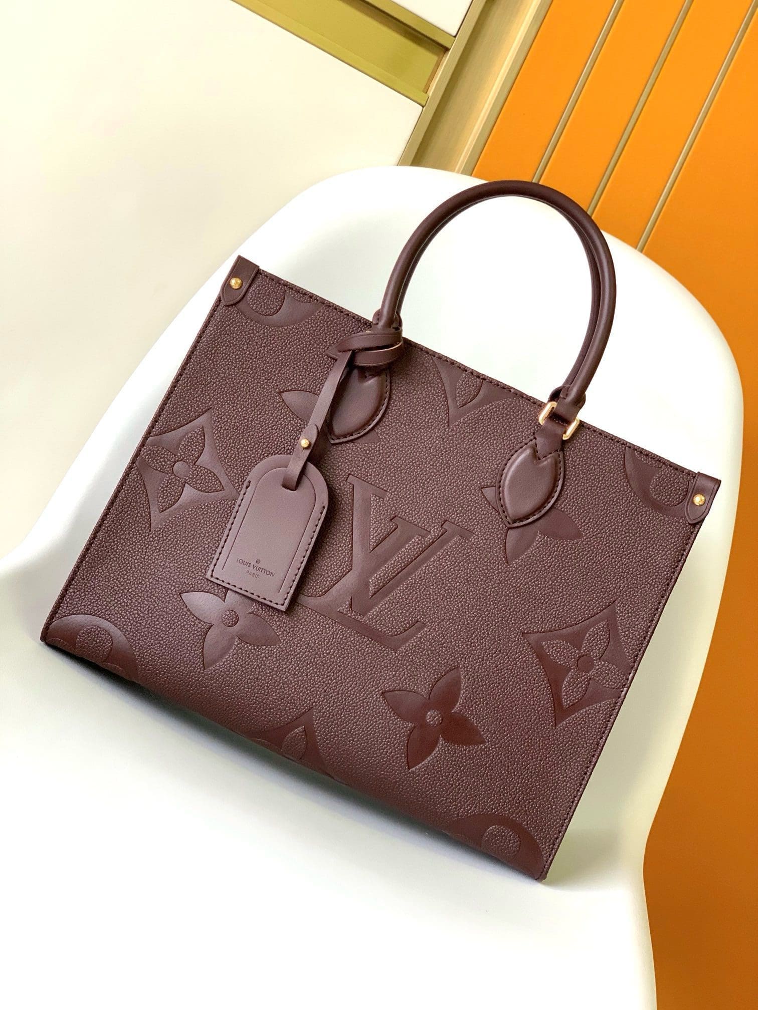 Louis Vuitton M46601 OnTheGo MM - Image 10