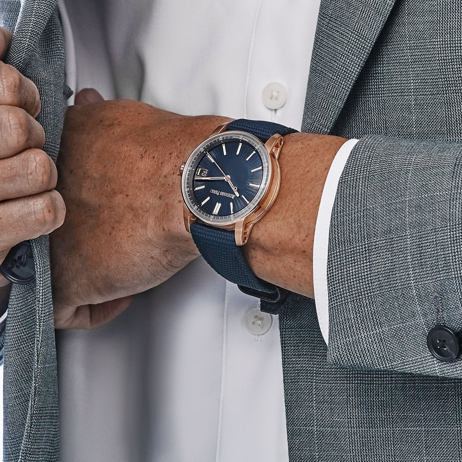 Audemars Piguet Code 11.59 15210OR.OO.A348KB.01 Rose Gold Blue Dial (2024) - Image 3